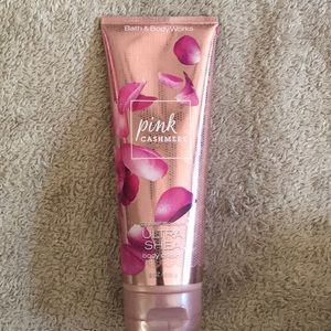 Bath&Body pink cashmere body cream